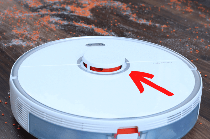 Der Lasernavigationsturm eines Saugroboters in der Nahaufnahme von oben